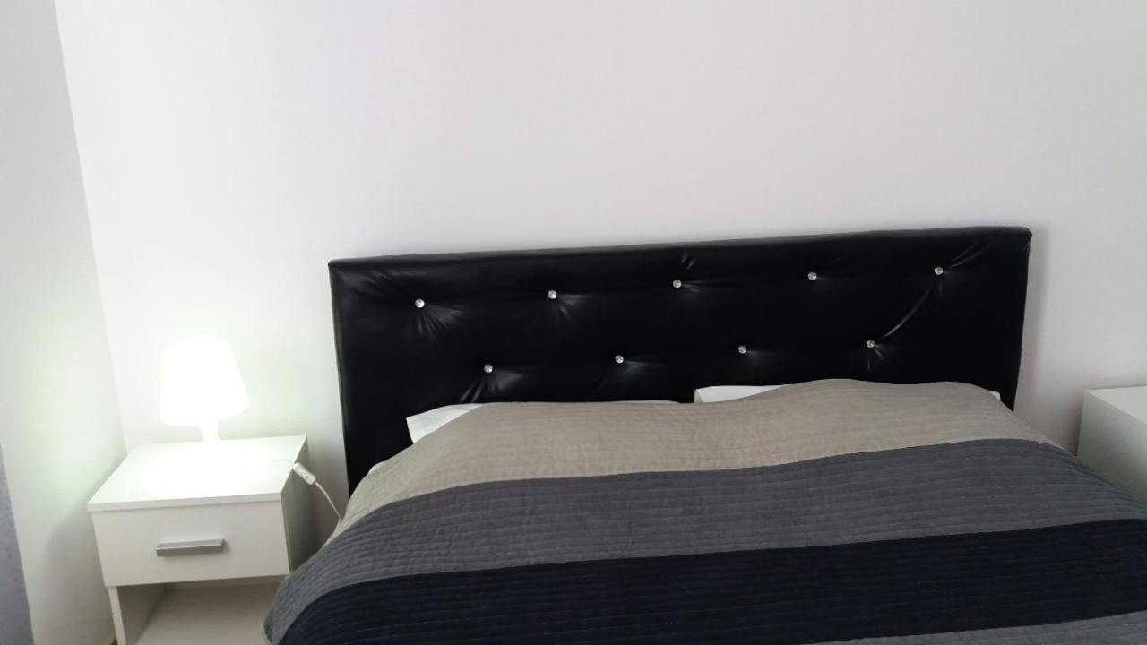 Cazare Apartament Rasnov Leilighet Eksteriør bilde